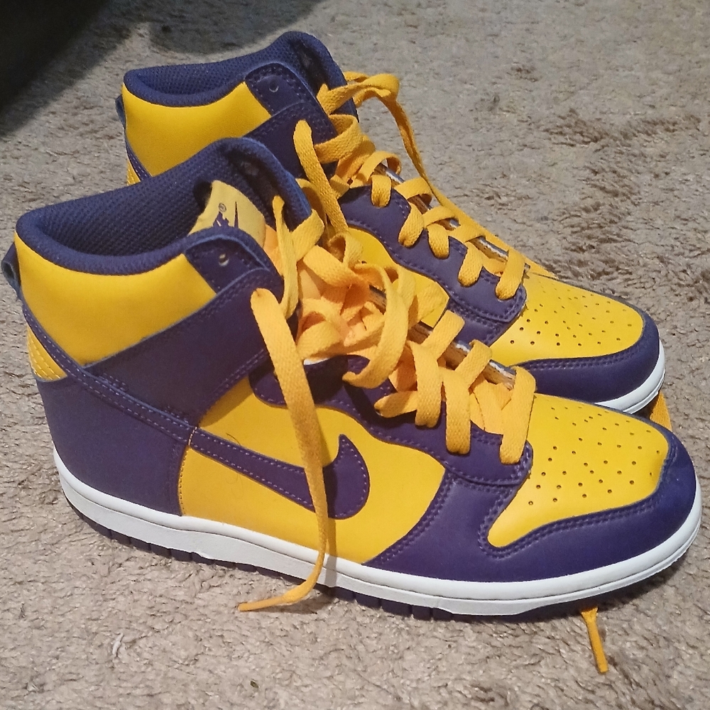Nike Boys Children's Gold and Purple Sneakers Size 5.5Y